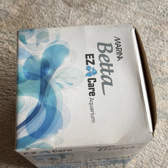 MARINA Betta EZ Care Aquarium - Aqua Plastic Frame with Clear Sides - Picture 2 of 6